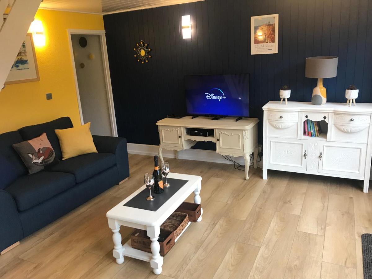 Foxes Sea Side Retreat Deluxe Chalet Is A Lovely Holiday Home Tucked Away On The Kent Coast Kingsdown  Ngoại thất bức ảnh