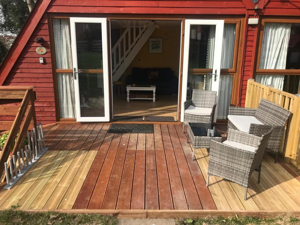 Foxes Sea Side Retreat Deluxe Chalet Is A Lovely Holiday Home Tucked Away On The Kent Coast Kingsdown  Ngoại thất bức ảnh